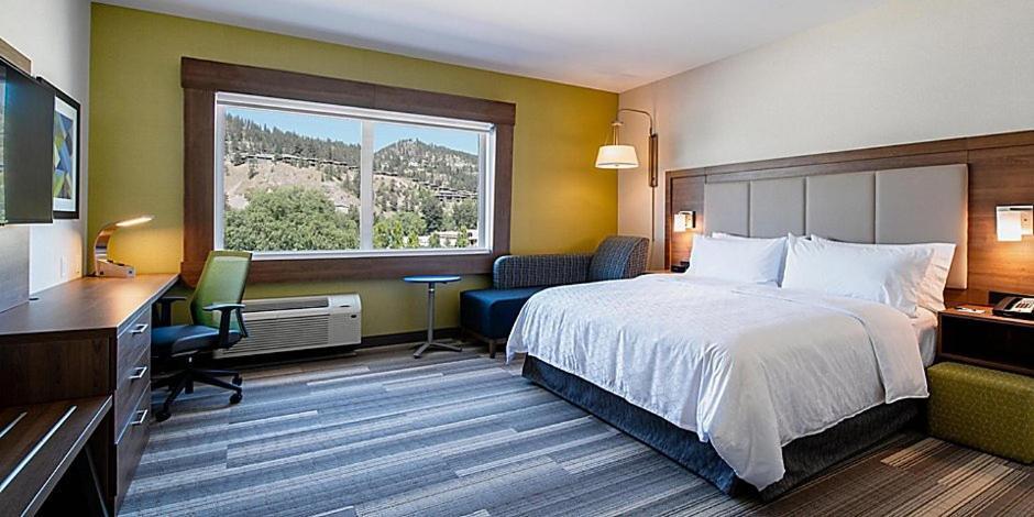 Holiday Inn Express & Suites - Brandon By Ihg Exterior foto