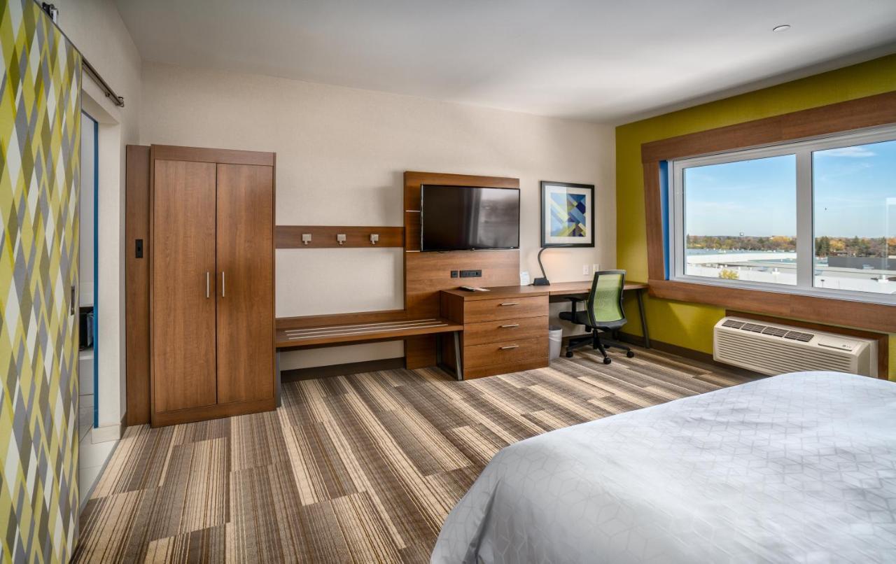 Holiday Inn Express & Suites - Brandon By Ihg Exterior foto